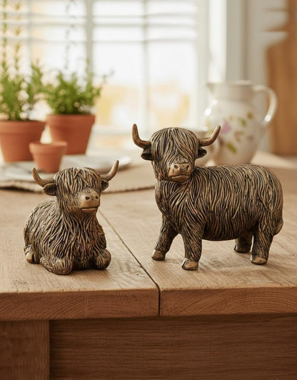Highland Cow Resin Figurines Rustic Farm Animal Shelf Decor