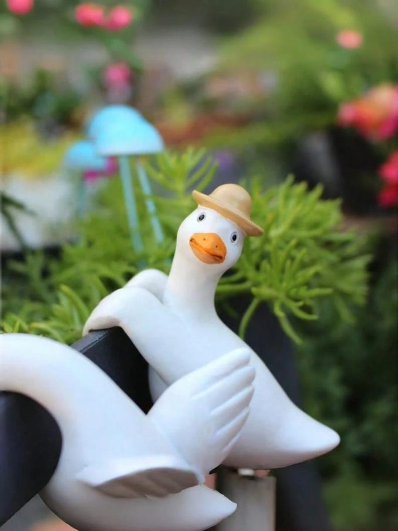 Cute Duck Pot Hanger – Resin Goose Plant Rim Figurines