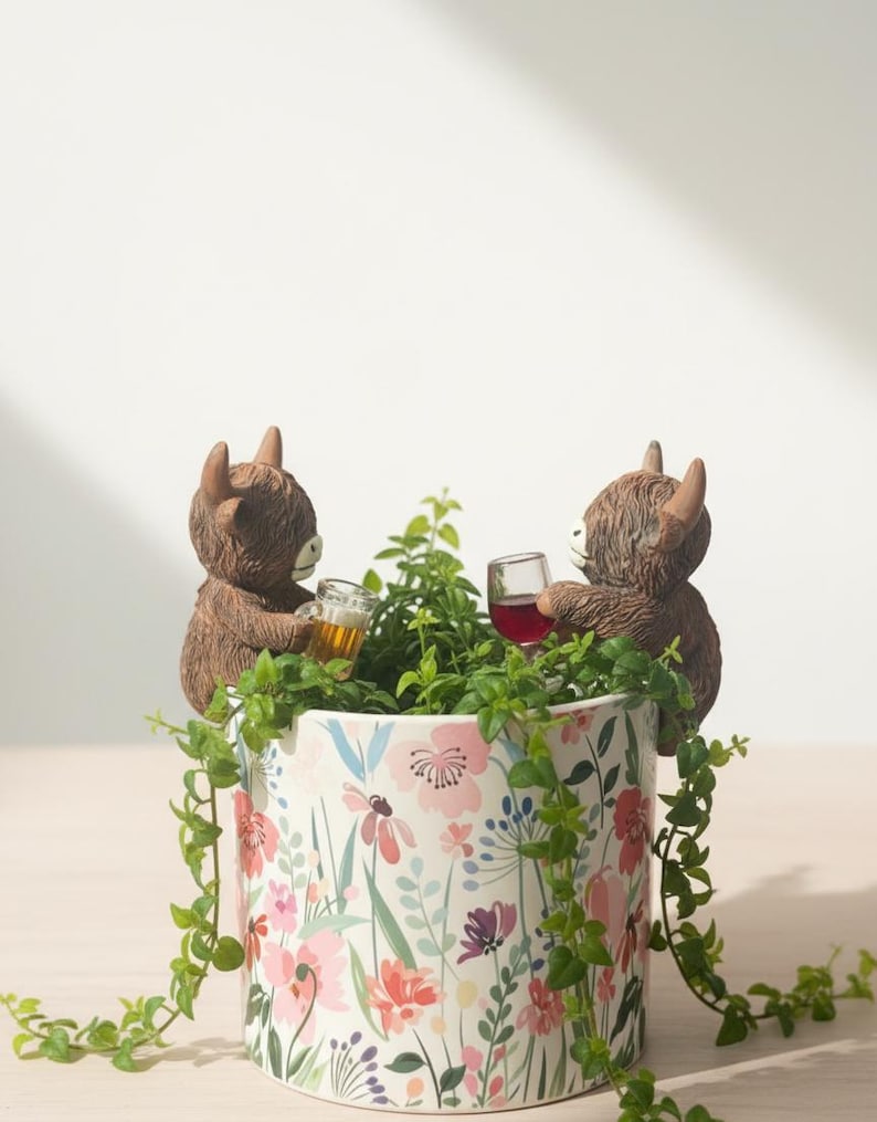 Highland Cow Pot Hangers Resin Beer & Wine Cow Planter Figurines