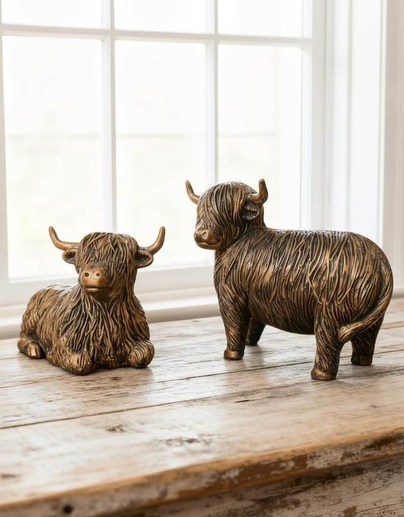 Highland Cow Resin Figurines Rustic Farm Animal Shelf Decor